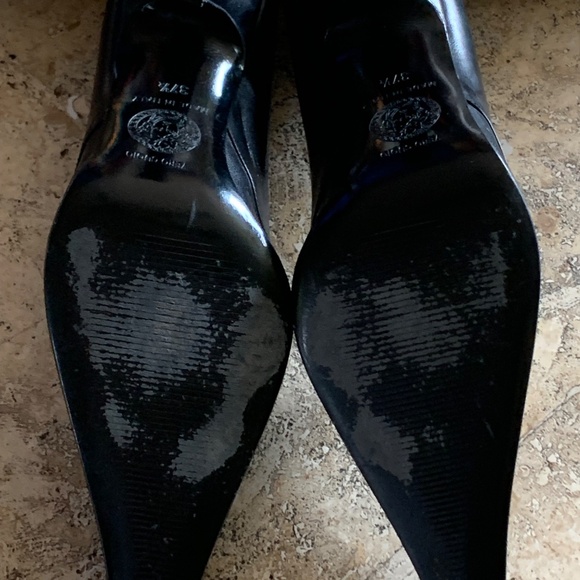 Gianni Versace Black Pump main image 1